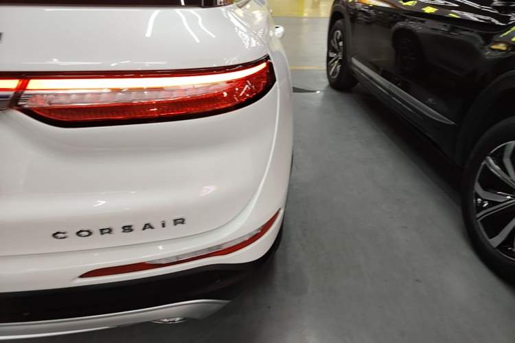 Used Lincoln Corsair 2022 Revised Version 2.0T Two-Wheel Drive Premium Edition Right Rear Taillight