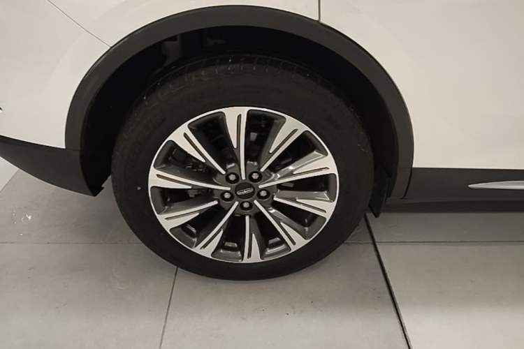 Used Lincoln Corsair 2022 2.0T Two-Wheel Drive Luxury Edition Right Rear Wheel Hub