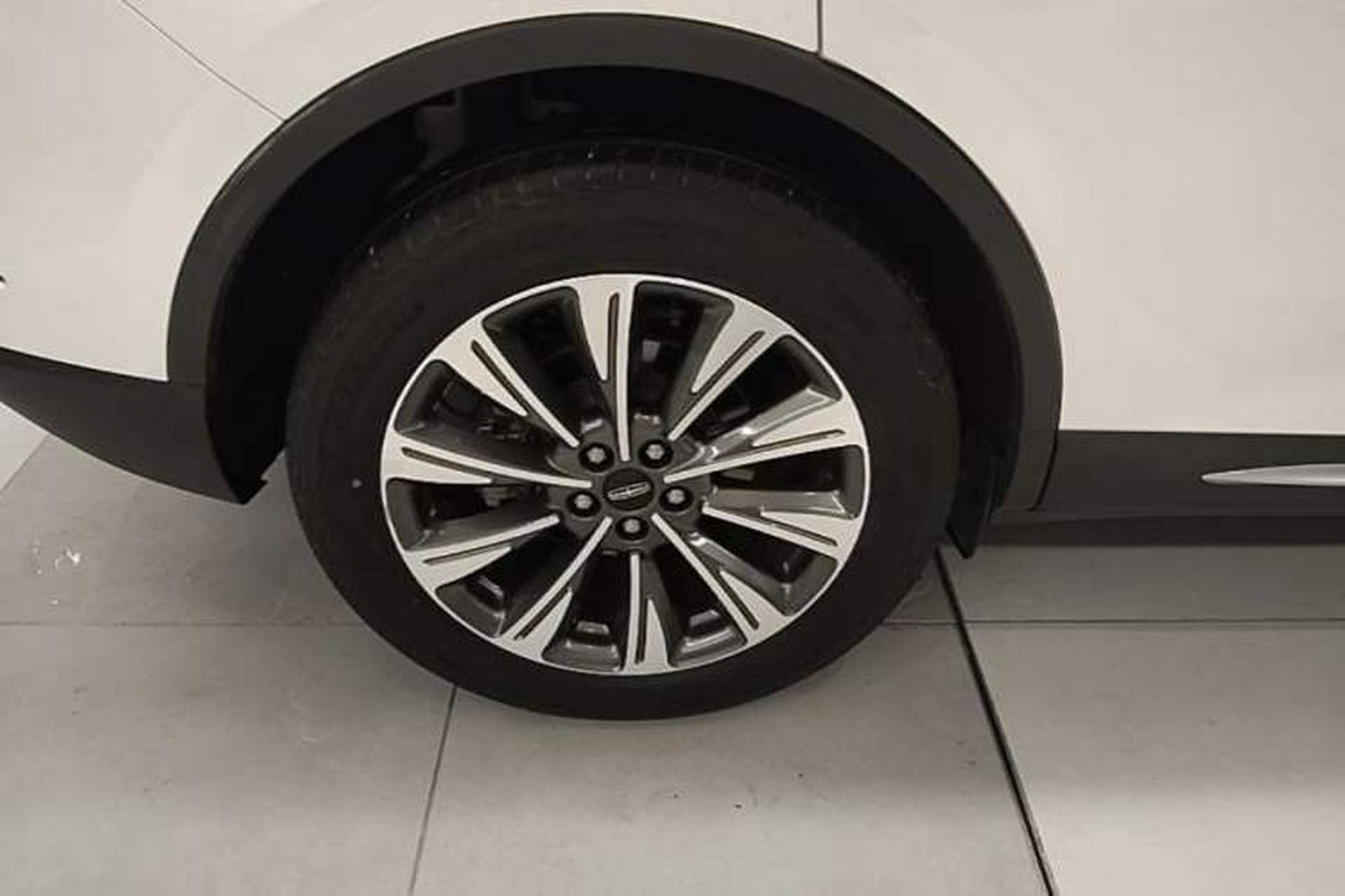 Used Lincoln Corsair 2022 2.0T Two-Wheel Drive Luxury Edition Right Rear Wheel Hub