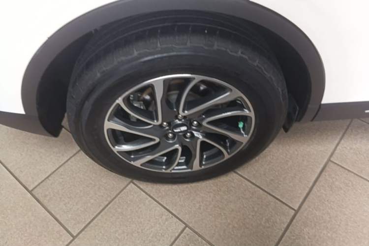 Used Lincoln Corsair 2022 2.0T Two-Wheel Drive Deluxe Edition Right Rear Wheel Hub