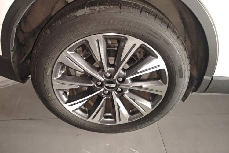Used Lincoln Corsair 2022 2.0T Two-Wheel Drive Luxury Edition Right Rear Wheel Hub