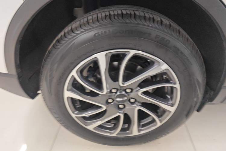 Used Lincoln Corsair 2022 2.0T Two-Wheel Drive Deluxe Edition Right Rear Wheel Hub