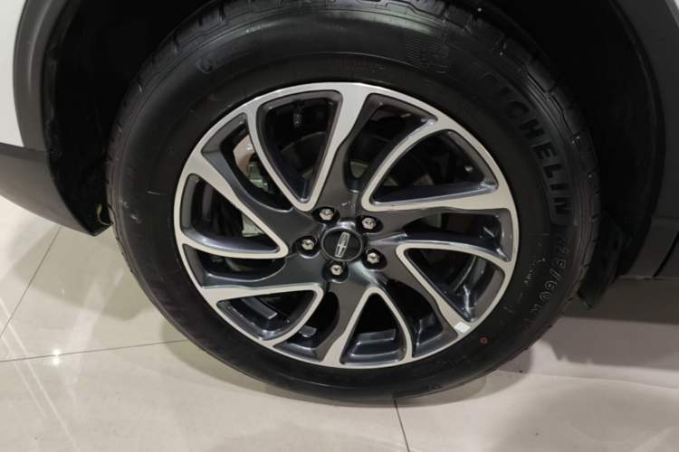 Used Lincoln Corsair 2022 2.0T Two-Wheel Drive Deluxe Edition Right Rear Wheel Hub