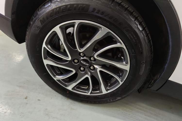 Used Lincoln Corsair 2022 2.0T Two-Wheel Drive Deluxe Edition Right Rear Wheel Hub