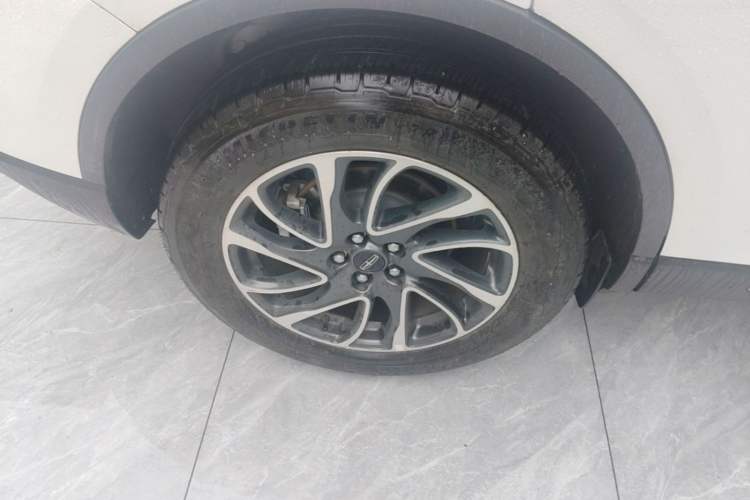 Used Lincoln Corsair 2022 2.0T Two-Wheel Drive Deluxe Edition Right Rear Wheel Hub