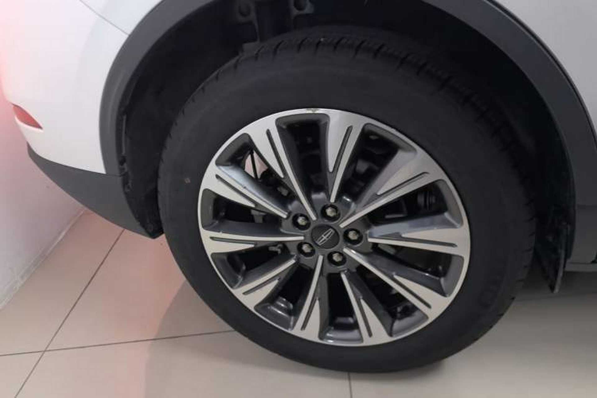 Used Lincoln Corsair 2022 2.0T Two-Wheel Drive Luxury Edition Right Rear Wheel Hub