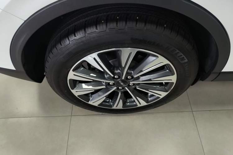 Used Lincoln Corsair 2022 2.0T Two-Wheel Drive Luxury Edition Right Rear Wheel Hub