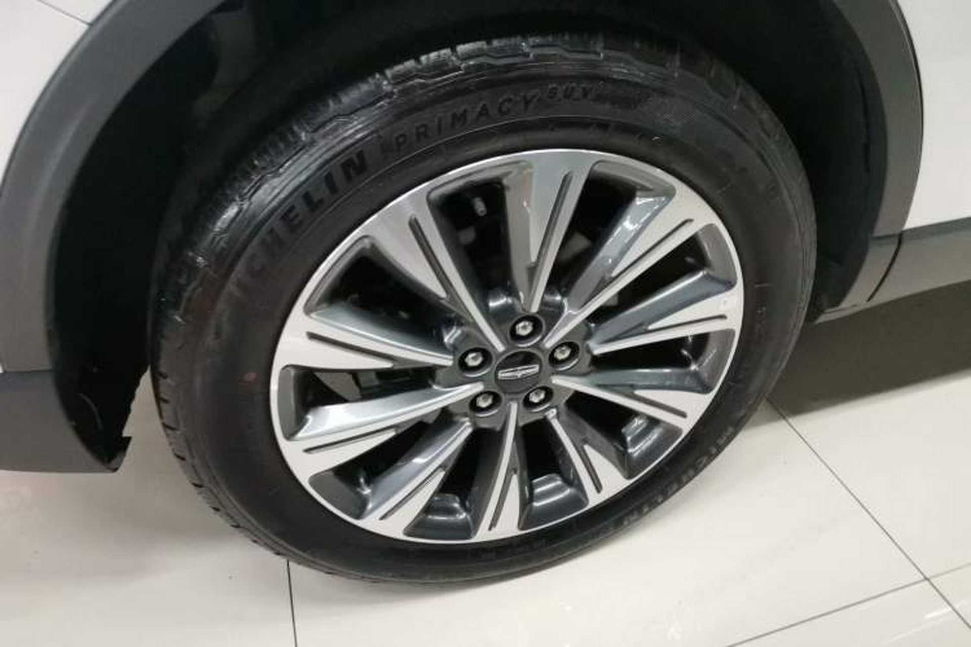 Used Lincoln Corsair 2022 2.0T Two-Wheel Drive Luxury Edition Right Rear Wheel Hub