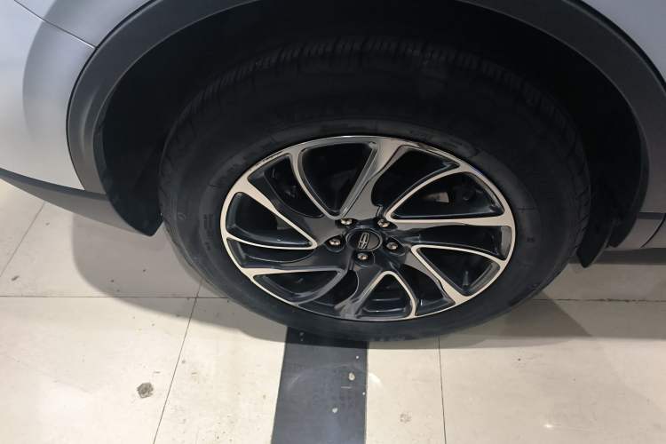 Used Lincoln Corsair 2022 2.0T Two-Wheel Drive Deluxe Edition Right Rear Wheel Hub