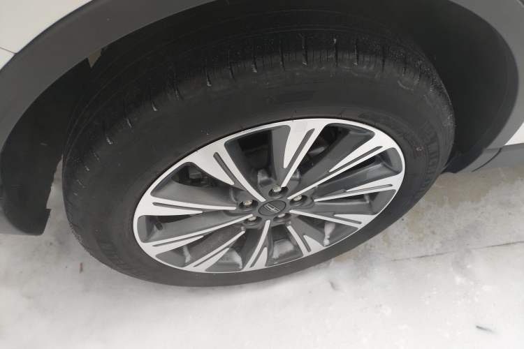 Used Lincoln Corsair 2022 Revised Version 2.0T Two-Wheel Drive Luxury Edition Right Rear Wheel Hub