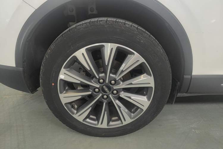 Used Lincoln Corsair 2022 2.0T Two-Wheel Drive Luxury Edition Right Rear Wheel Hub