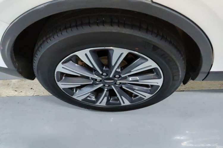 Used Lincoln Corsair 2022 2.0T Two-Wheel Drive Luxury Edition Right Rear Wheel Hub