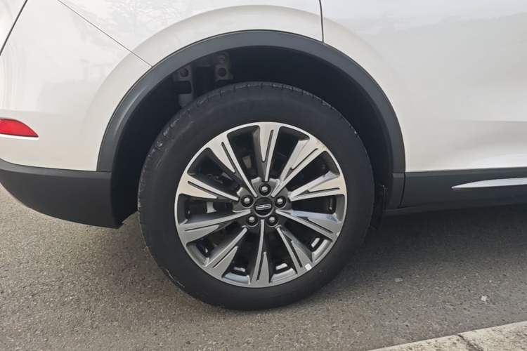 Used Lincoln Corsair 2022 2.0T Two-Wheel Drive Luxury Edition Right Rear Wheel Hub