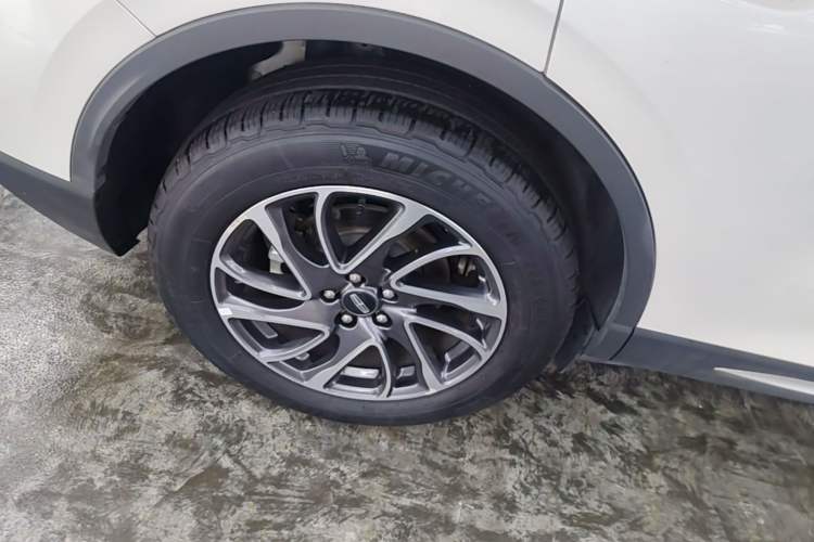 Used Lincoln Corsair 2022 Revised Version 2.0T Two-Wheel Drive Premium Edition Right Rear Wheel Hub