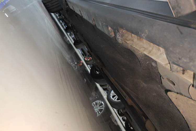 Used Lincoln Corsair 2022 2.0T Two-Wheel Drive Deluxe Edition Right Side Sill