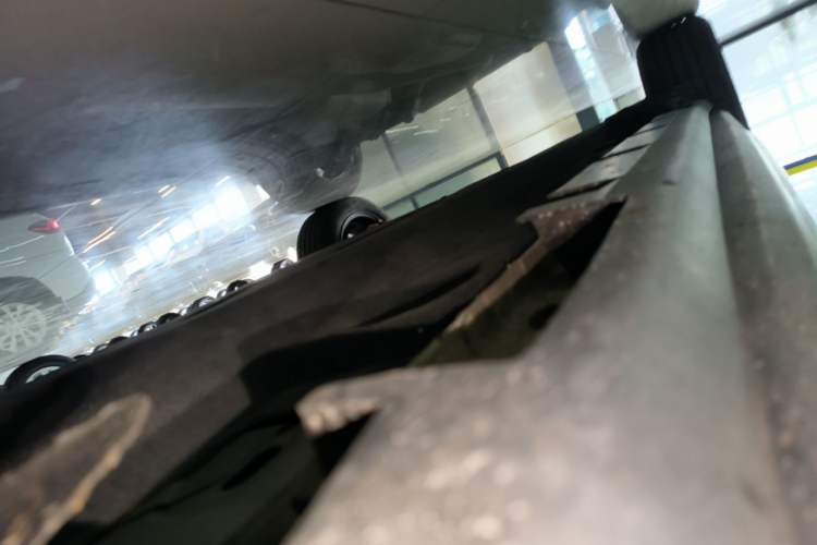 Used Lincoln Corsair 2022 2.0T Two-Wheel Drive Luxury Edition Right Side Sill