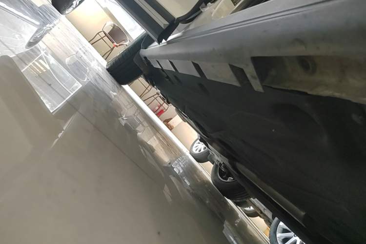 Used Lincoln Corsair 2022 2.0T Two-Wheel Drive Luxury Edition Right Side Sill