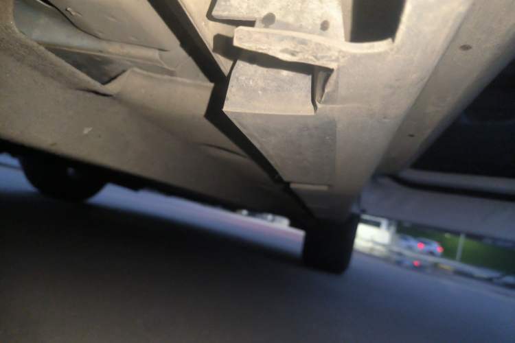 Used Lincoln Corsair 2022 2.0T Two-Wheel Drive Deluxe Edition Right Side Sill