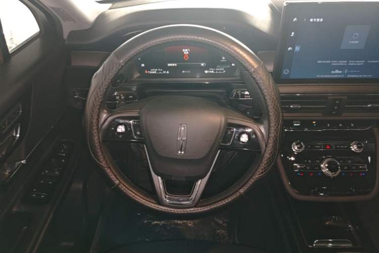 Used Lincoln Corsair 2022 2.0T Two-Wheel Drive Luxury Edition Steering Wheel