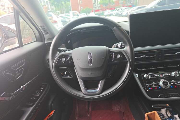 Used Lincoln Corsair 2022 Revised Version 2.0T Two-Wheel Drive Premium Edition Steering Wheel