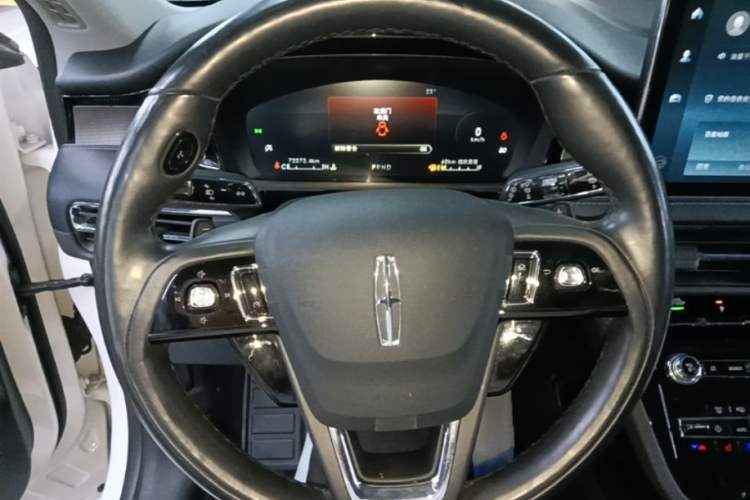 Used Lincoln Corsair 2022 2.0T Two-Wheel Drive Deluxe Edition Steering Wheel