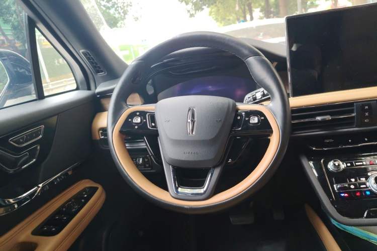 Used Lincoln Corsair 2022 2.0T Two-Wheel Drive Luxury Edition Steering Wheel