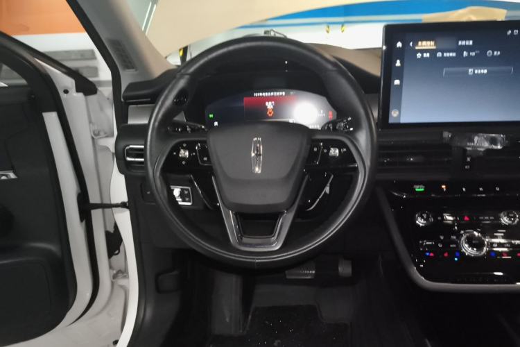 Used Lincoln Corsair 2022 2.0T Two-Wheel Drive Deluxe Edition Steering Wheel