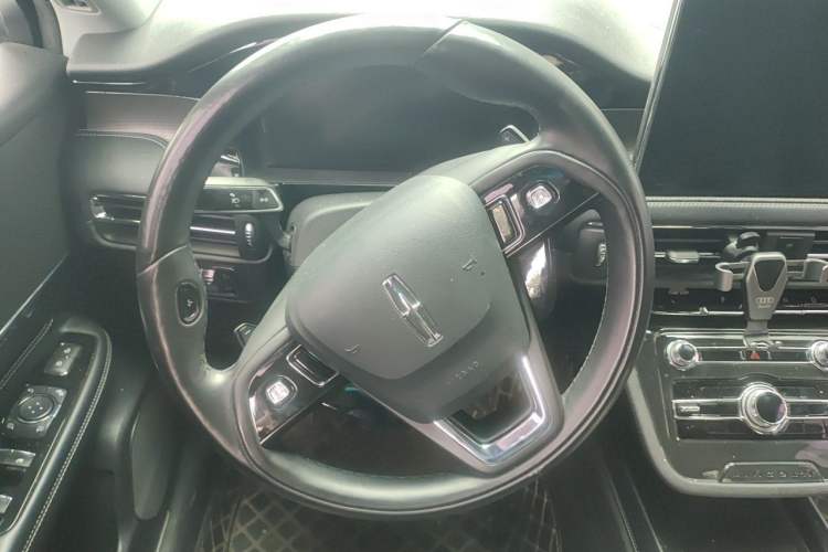 Used Lincoln Corsair 2022 2.0T Two-Wheel Drive Deluxe Edition Steering Wheel