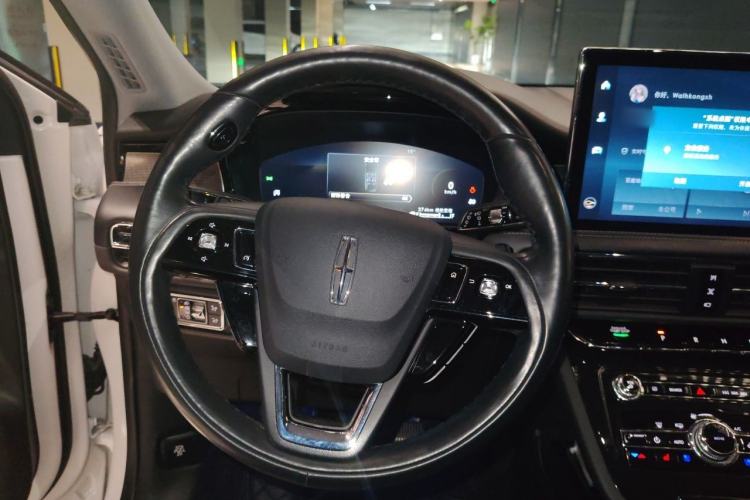 Used Lincoln Corsair 2022 2.0T Two-Wheel Drive Deluxe Edition Steering Wheel
