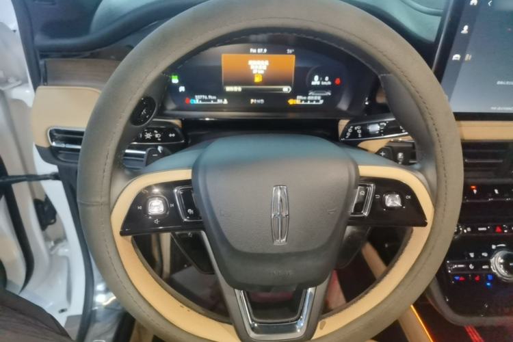 Used Lincoln Corsair 2022 2.0T Two-Wheel Drive Luxury Edition Steering Wheel
