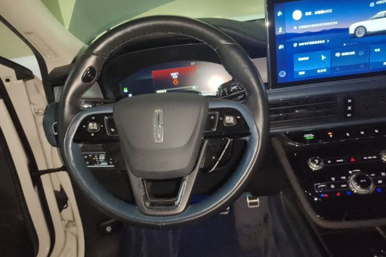 Used Lincoln Corsair 2022 2.0T Two-Wheel-Drive MONO Limited Edition Steering Wheel