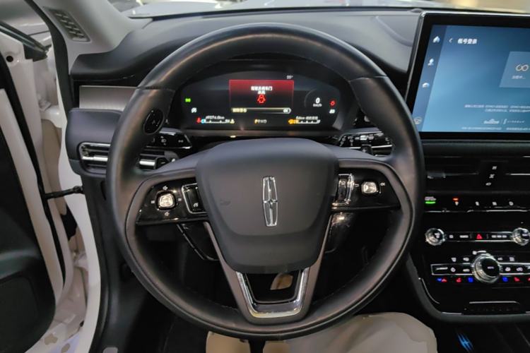 Used Lincoln Corsair 2022 2.0T Two-Wheel Drive Deluxe Edition Steering Wheel
