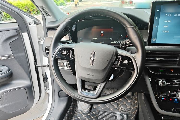 Used Lincoln Corsair 2022 2.0T Two-Wheel Drive Luxury Edition Steering Wheel