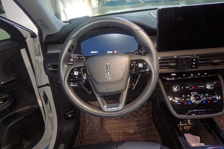 Used Lincoln Corsair 2022 2.0T Two-Wheel Drive Luxury Edition Steering Wheel