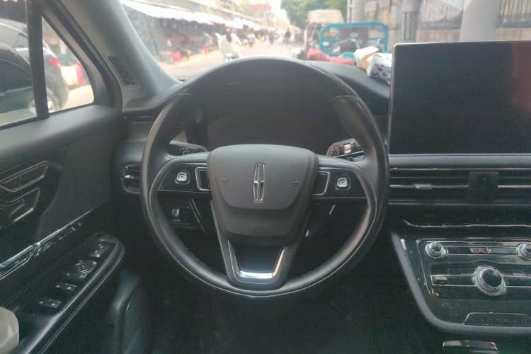 Used Lincoln Corsair 2022 2.0T Two-Wheel Drive Deluxe Edition Steering Wheel