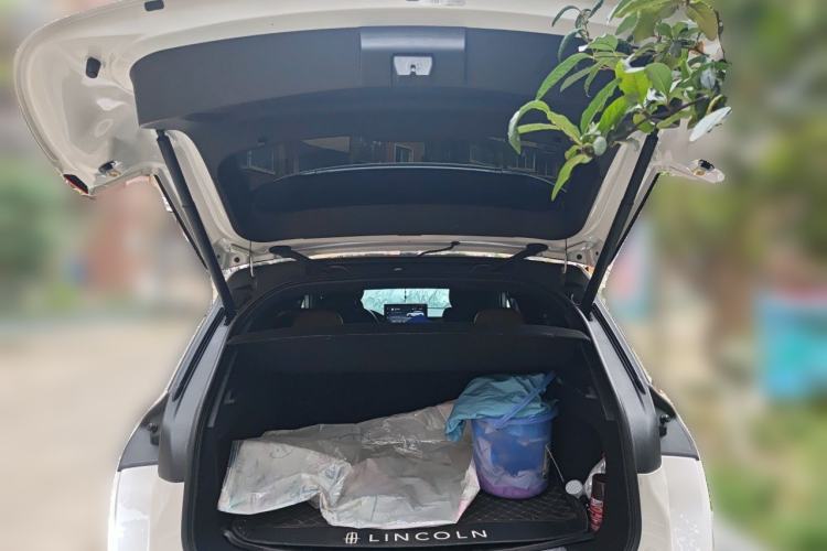 Used Lincoln Corsair 2022 2.0T Two-Wheel Drive Luxury Edition Trunk