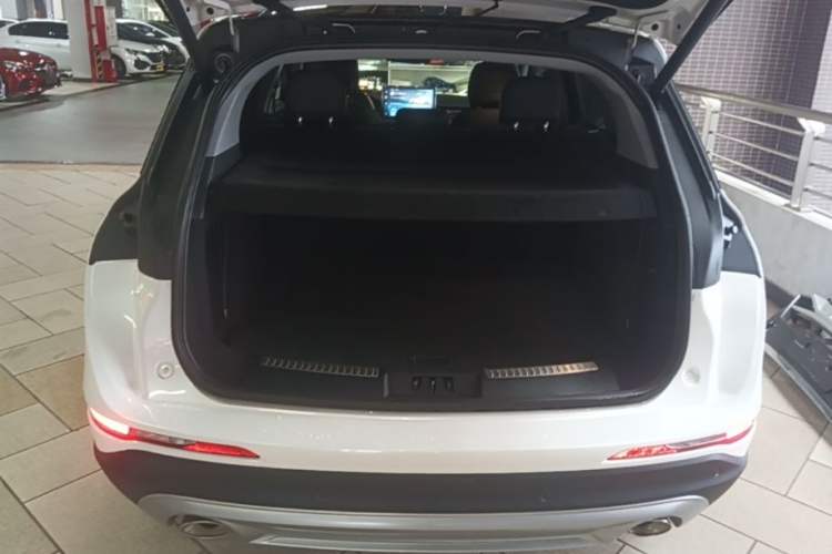 Used Lincoln Corsair 2022 2.0T Two-Wheel Drive Deluxe Edition Trunk
