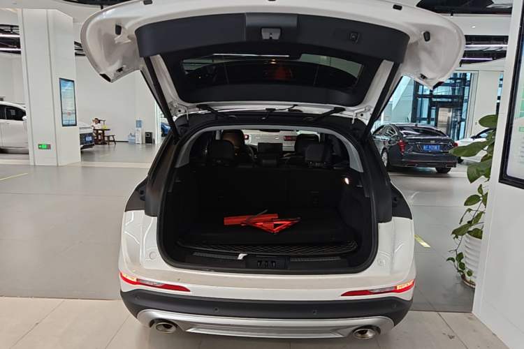 Used Lincoln Corsair 2022 2.0T Two-Wheel Drive Deluxe Edition Trunk