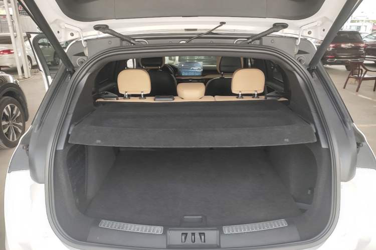 Used Lincoln Corsair 2022 2.0T Two-Wheel Drive Luxury Edition Trunk