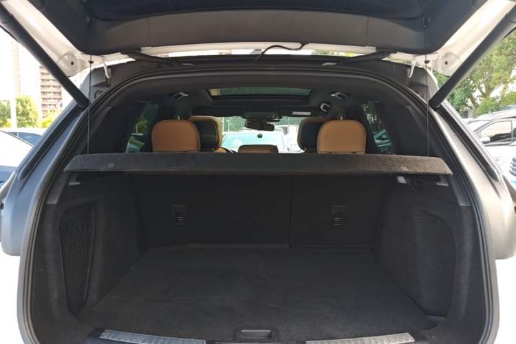 Used Lincoln Corsair 2022 2.0T Two-Wheel Drive Luxury Edition Trunk
