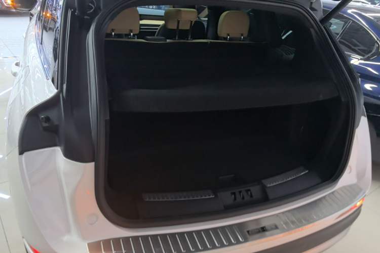 Used Lincoln Corsair 2022 2.0T Two-Wheel Drive Luxury Edition Trunk