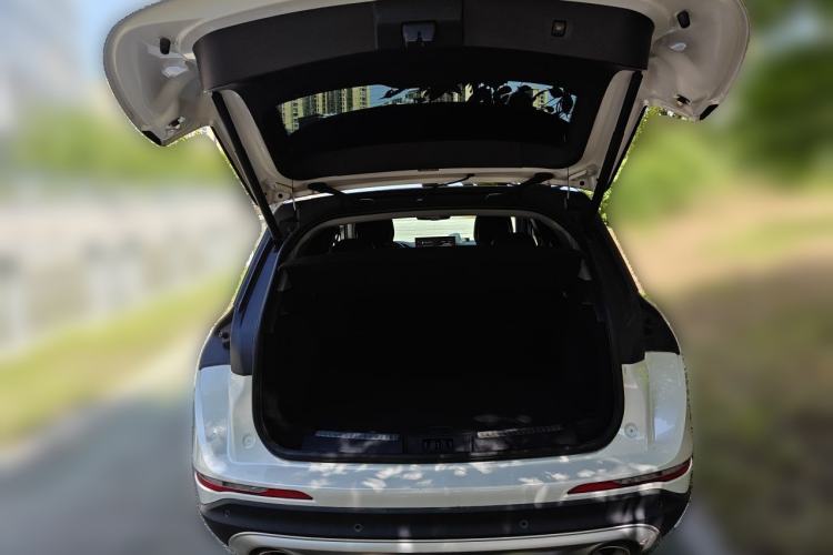Used Lincoln Corsair 2022 2.0T Two-Wheel Drive Deluxe Edition Trunk