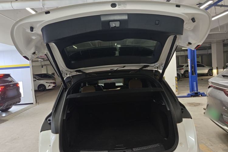 Used Lincoln Corsair 2022 2.0T Two-Wheel Drive Luxury Edition Trunk