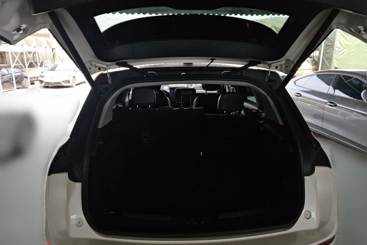 Used Lincoln Corsair 2022 2.0T Two-Wheel Drive Deluxe Edition Trunk