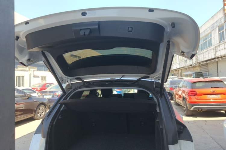 Used Lincoln Corsair 2022 2.0T Two-Wheel Drive Luxury Edition Trunk