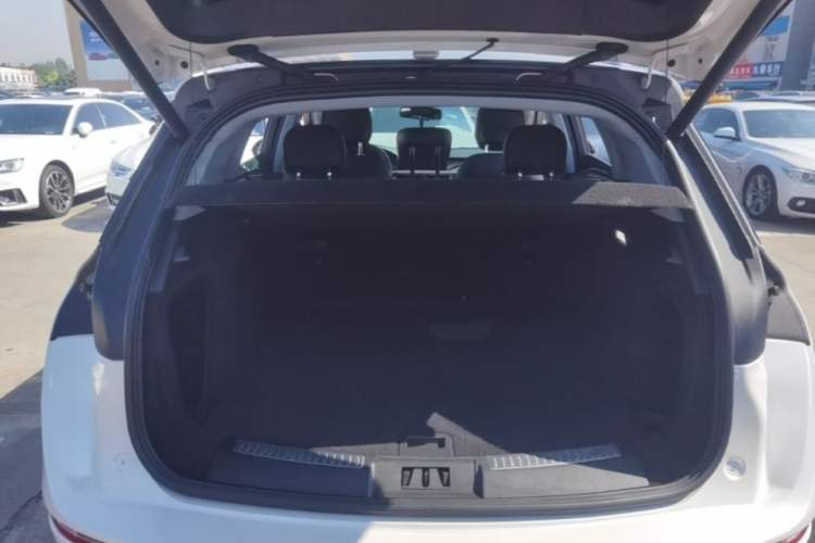 Used Lincoln Corsair 2022 2.0T Two-Wheel Drive Deluxe Edition Trunk