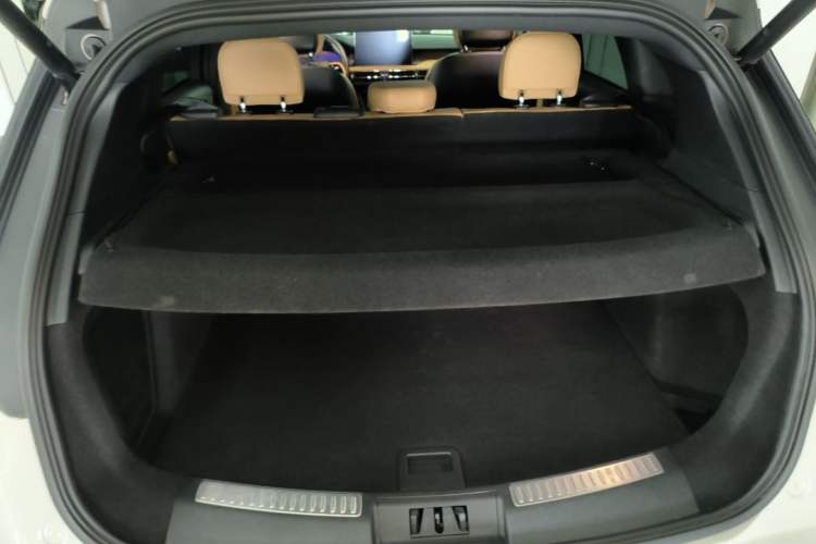 Used Lincoln Corsair 2022 2.0T Two-Wheel Drive Luxury Edition Trunk