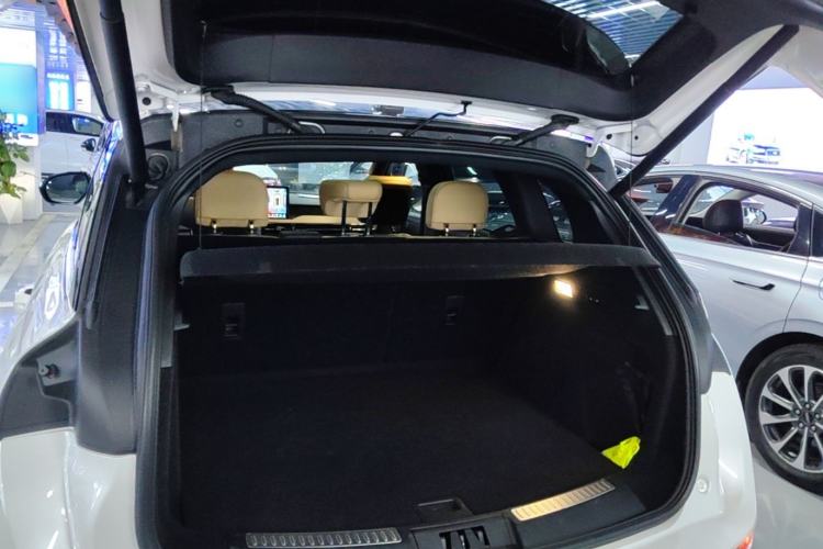 Used Lincoln Corsair 2022 2.0T Two-Wheel Drive Luxury Edition Trunk