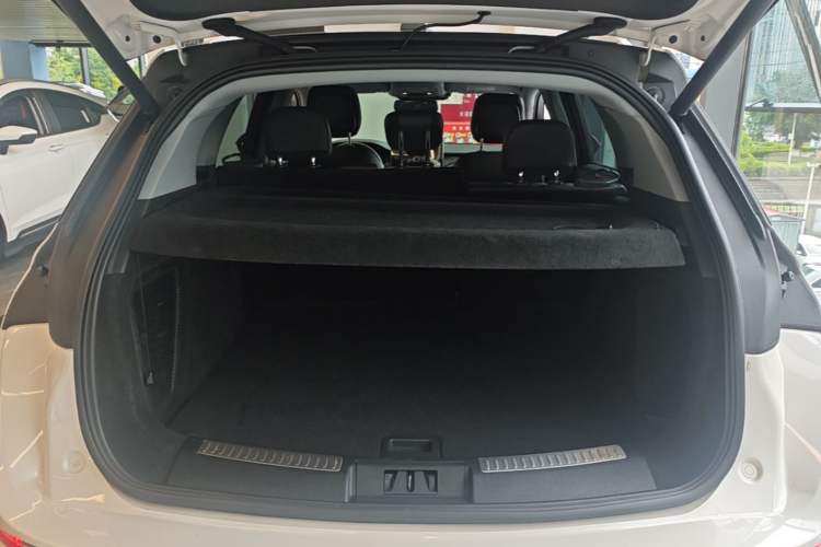 Used Lincoln Corsair 2022 2.0T Two-Wheel Drive Deluxe Edition Trunk