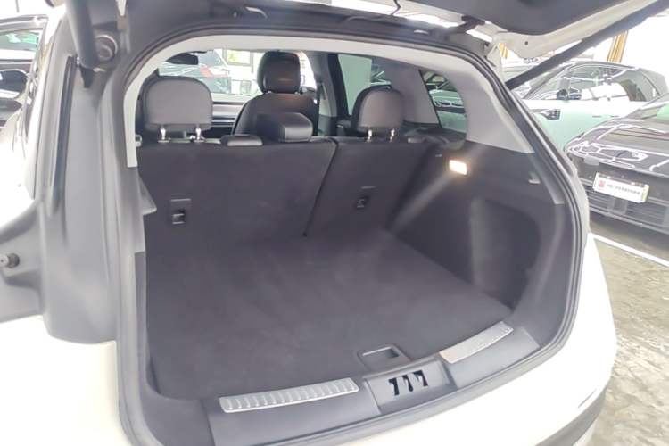 Used Lincoln Corsair 2022 Revised Version 2.0T Two-Wheel Drive Premium Edition Trunk